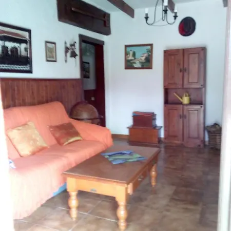 House With 3 Bedrooms In With Wonderful Mountain View Terrace And Wifi 3 Km From The Beach *